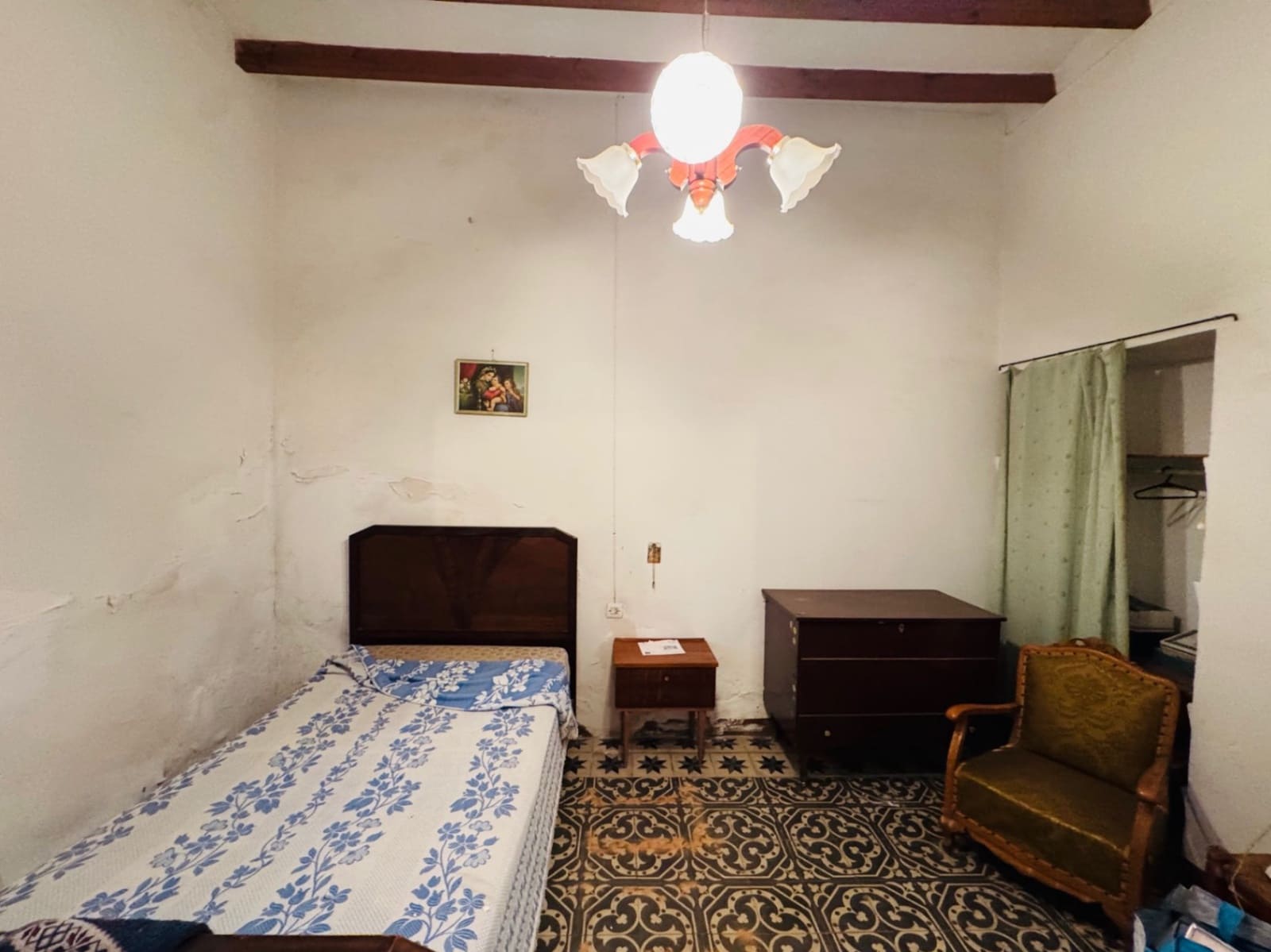 5 bedroom Townhouse for sale in Orba with pool - € 210,000 (Ref: 9720974)