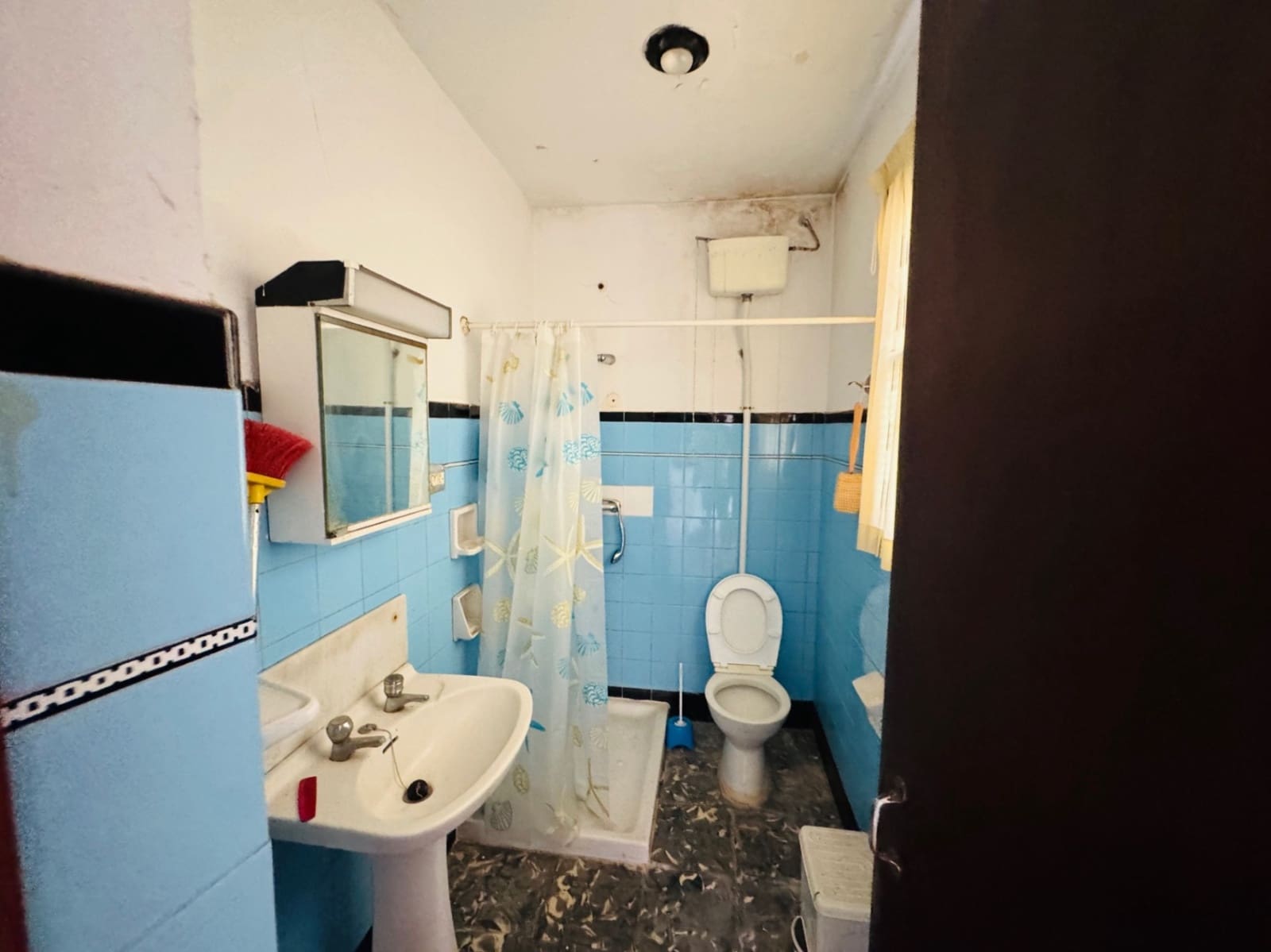 5 bedroom Townhouse for sale in Orba with pool - € 210,000 (Ref: 9720974)