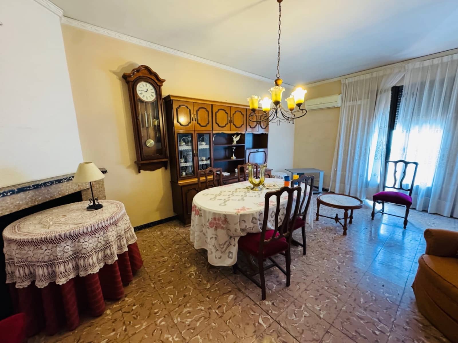 5 bedroom Townhouse for sale in Orba with pool - € 210,000 (Ref: 9720974)