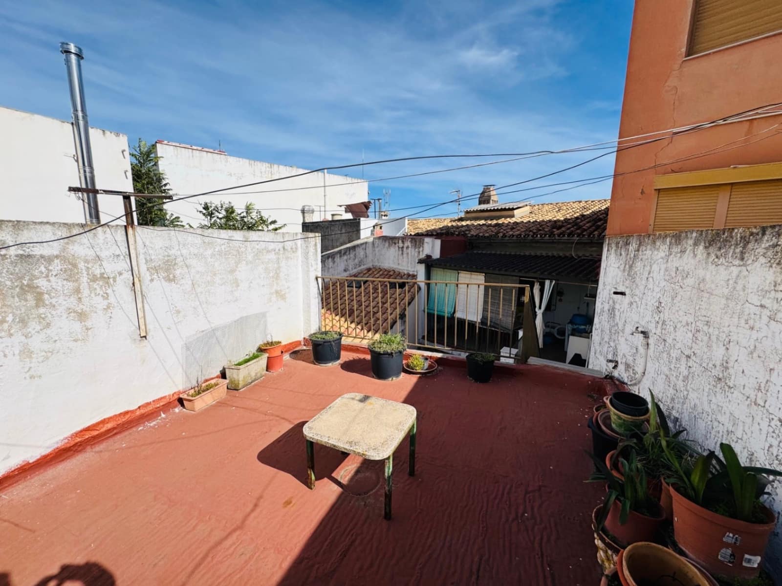 5 bedroom Townhouse for sale in Orba with pool - € 210,000 (Ref: 9720974)