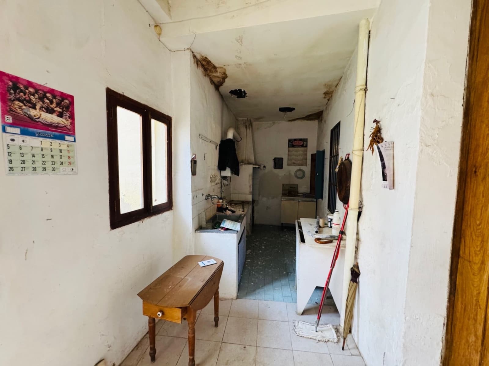 5 bedroom Townhouse for sale in Orba with pool - € 210,000 (Ref: 9720974)