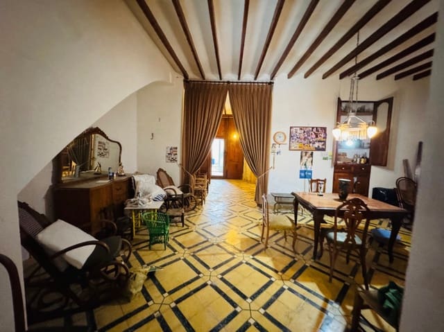 5 bedroom Townhouse for sale in Orba with pool - € 210,000 (Ref: 9720974)