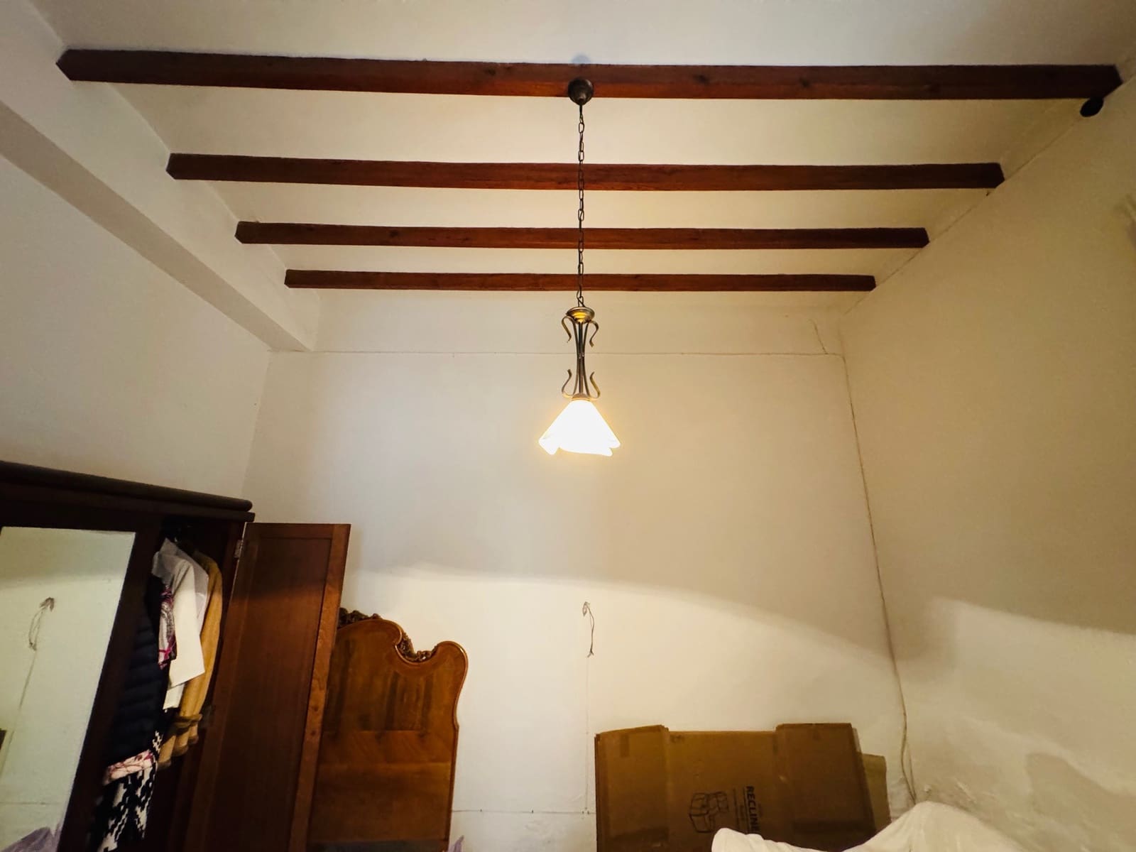 5 bedroom Townhouse for sale in Orba with pool - € 210,000 (Ref: 9720974)