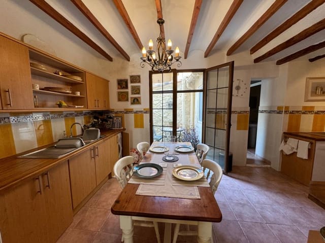 Casa de 4 habitaciones en Tormos en venta - 227.000 € (Ref: 9720975)