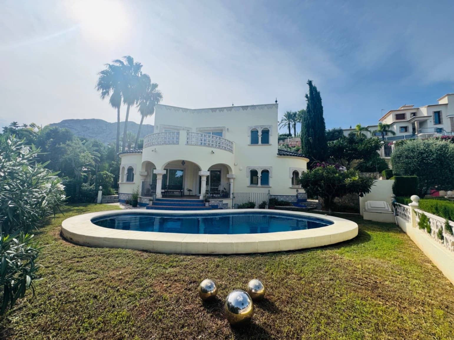 3 bedroom Villa for sale in Denia with pool garage - € 725,000 (Ref: 9734055)