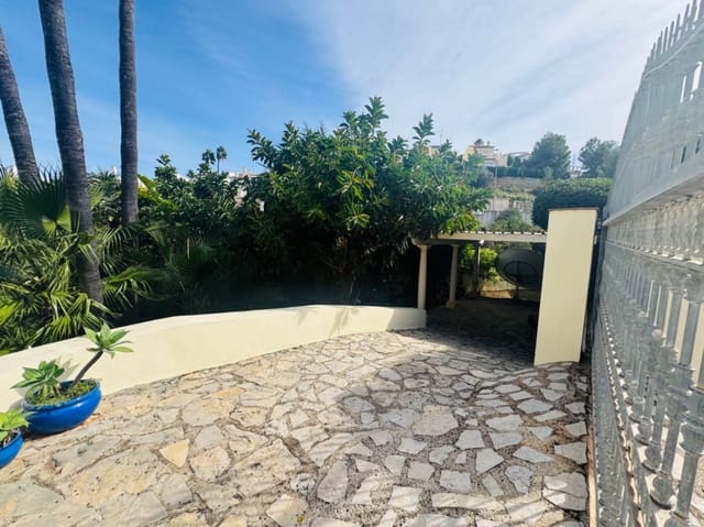 3 soveværelse Villa til salg i Dénia med swimmingpool garage - € 725.000 (Ref: 9734055)