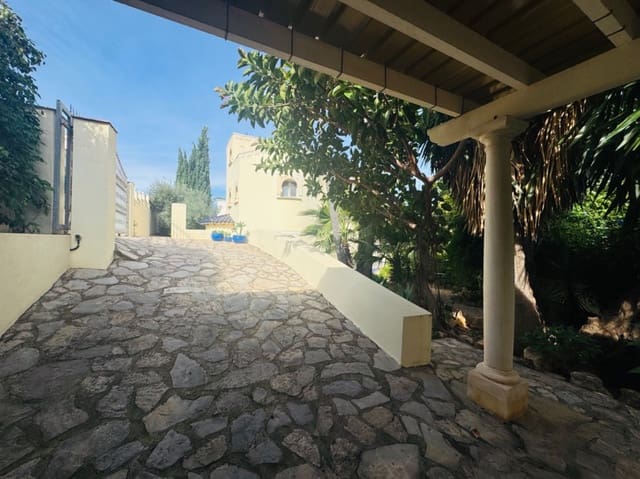 3 soveværelse Villa til salg i Dénia med swimmingpool garage - € 725.000 (Ref: 9734055)