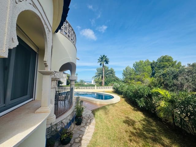 3 soveværelse Villa til salg i Dénia med swimmingpool garage - € 725.000 (Ref: 9734055)
