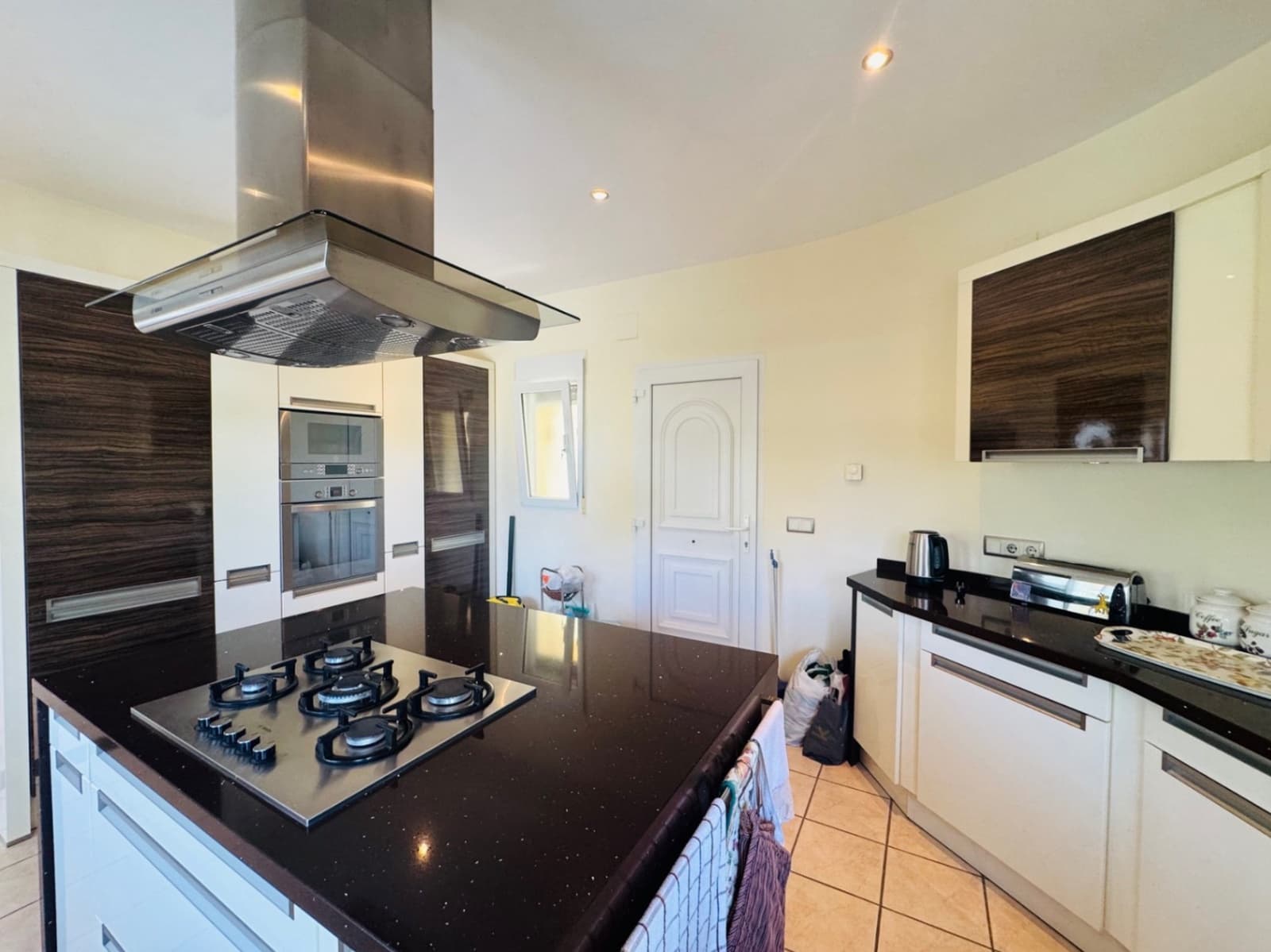 3 bedroom Villa for sale in Denia with pool garage - € 725,000 (Ref: 9734055)