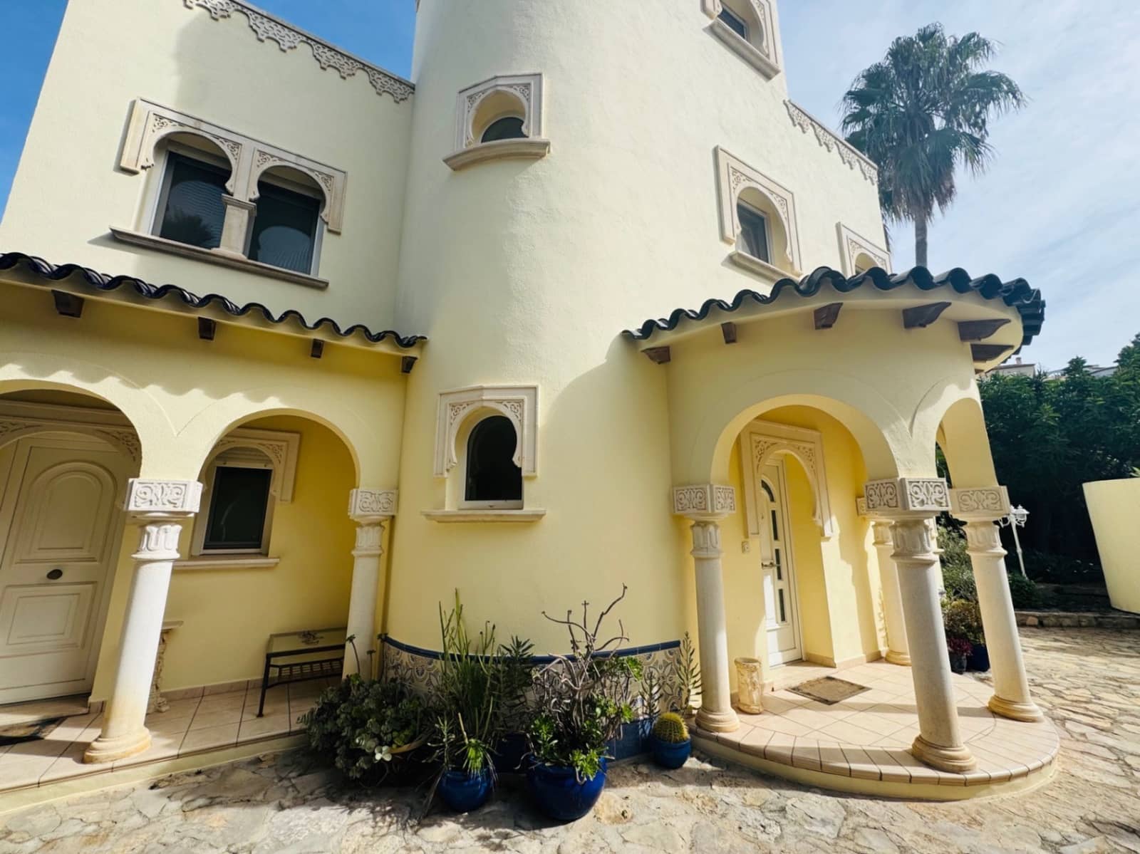 3 bedroom Villa for sale in Denia with pool garage - € 725,000 (Ref: 9734055)