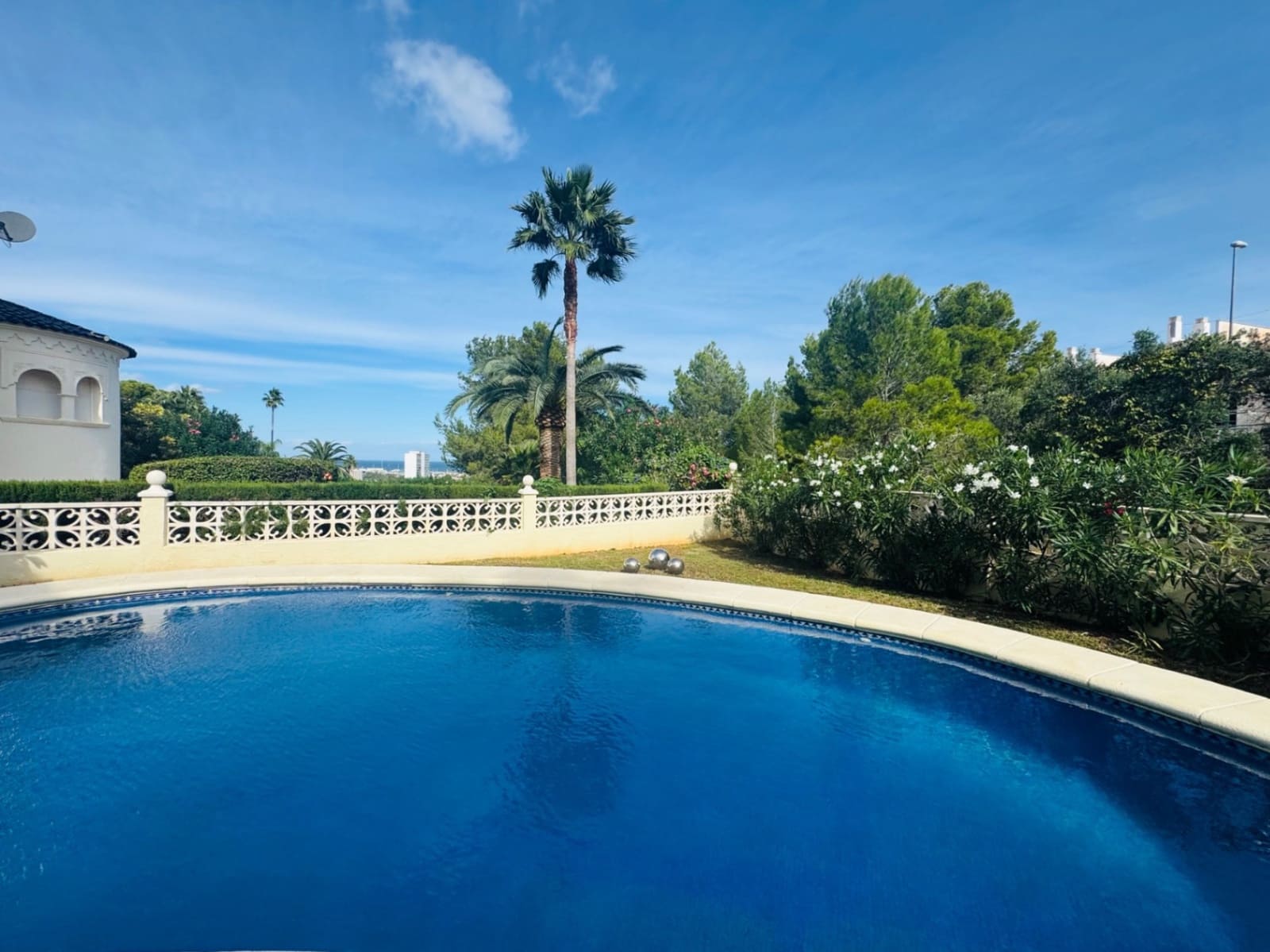 3 bedroom Villa for sale in Denia with pool garage - € 725,000 (Ref: 9734055)