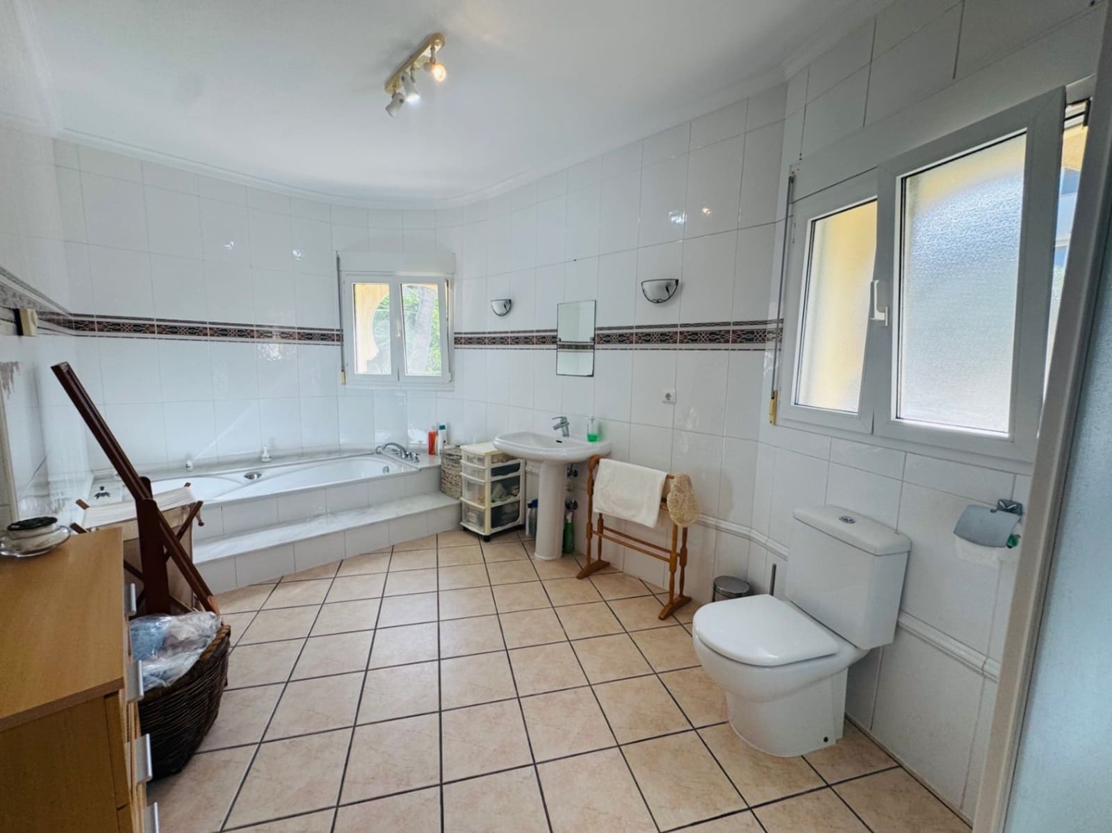 3 bedroom Villa for sale in Denia with pool garage - € 725,000 (Ref: 9734055)