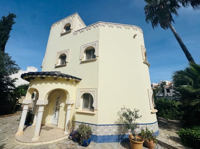 3 soveværelse Villa til salg i Dénia med swimmingpool garage - € 725.000 (Ref: 9734055)