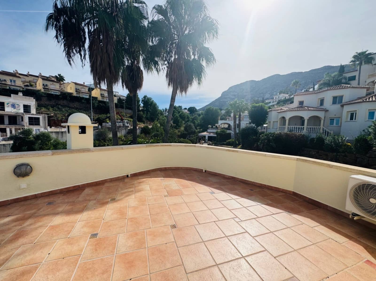 3 bedroom Villa for sale in Denia with pool garage - € 725,000 (Ref: 9734055)