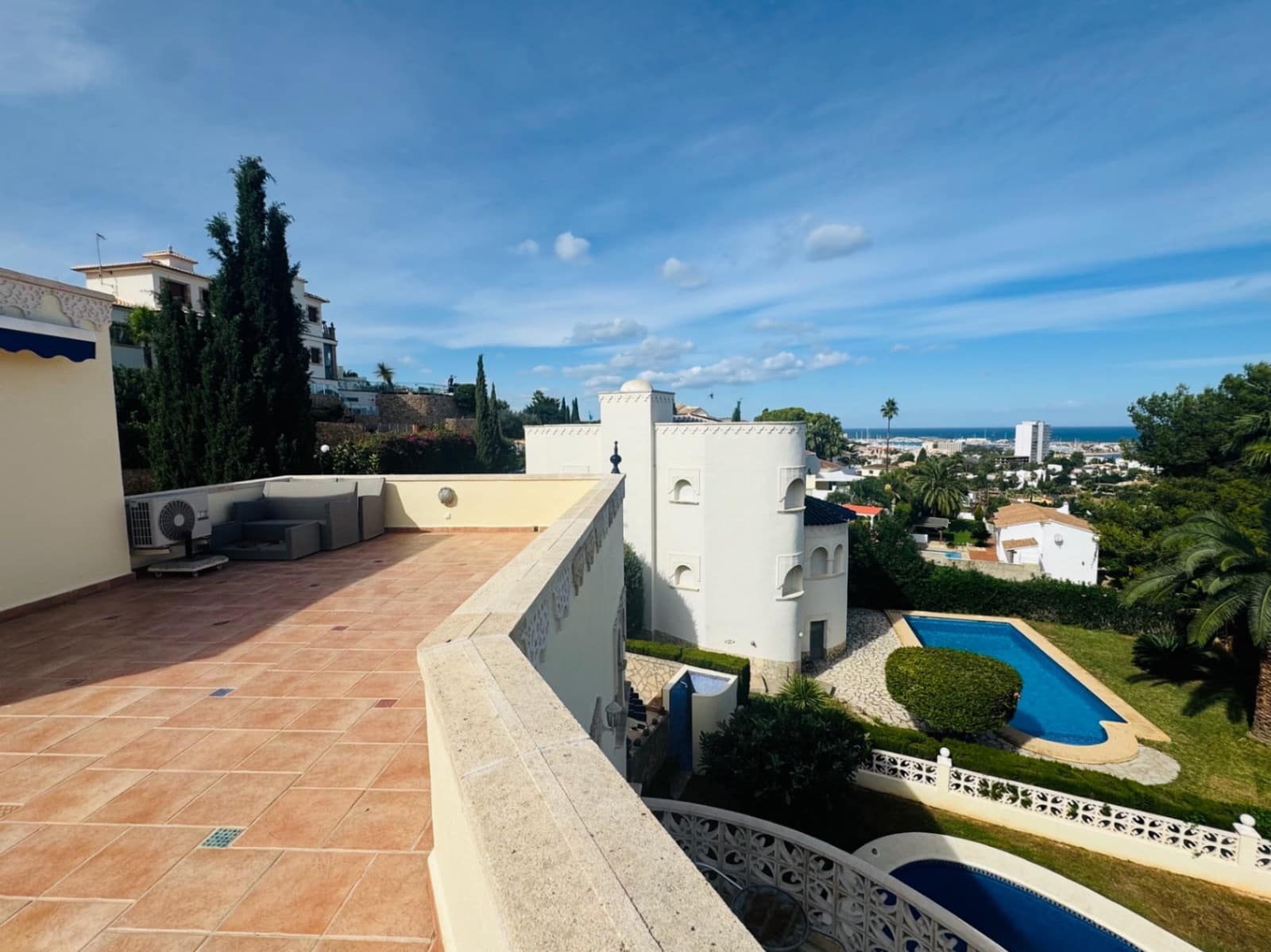 3 bedroom Villa for sale in Denia with pool garage - € 725,000 (Ref: 9734055)