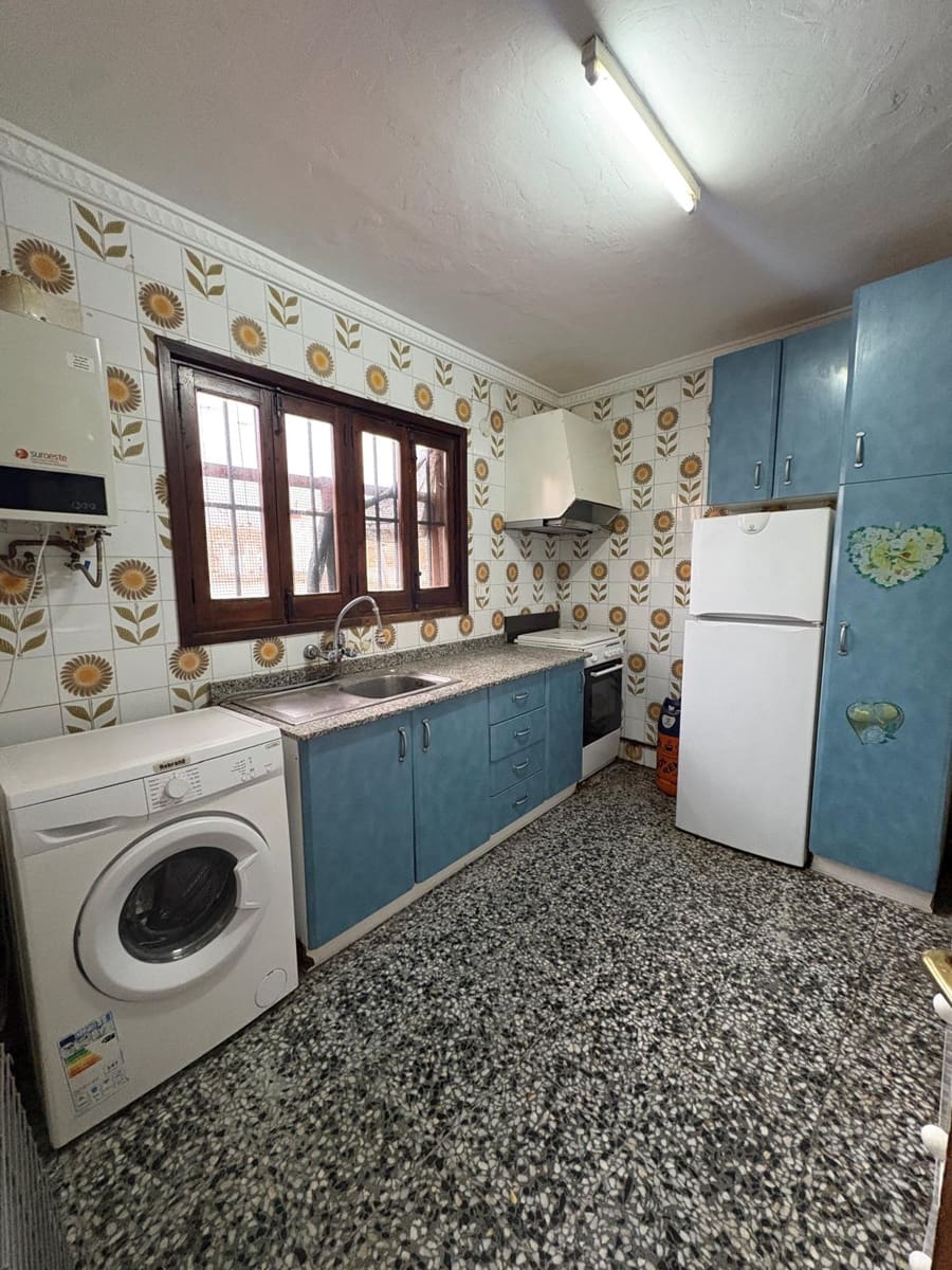 3 slaapkamer Appartement te koop in Denia met zwembad - € 160.000 (Ref: 9734059)