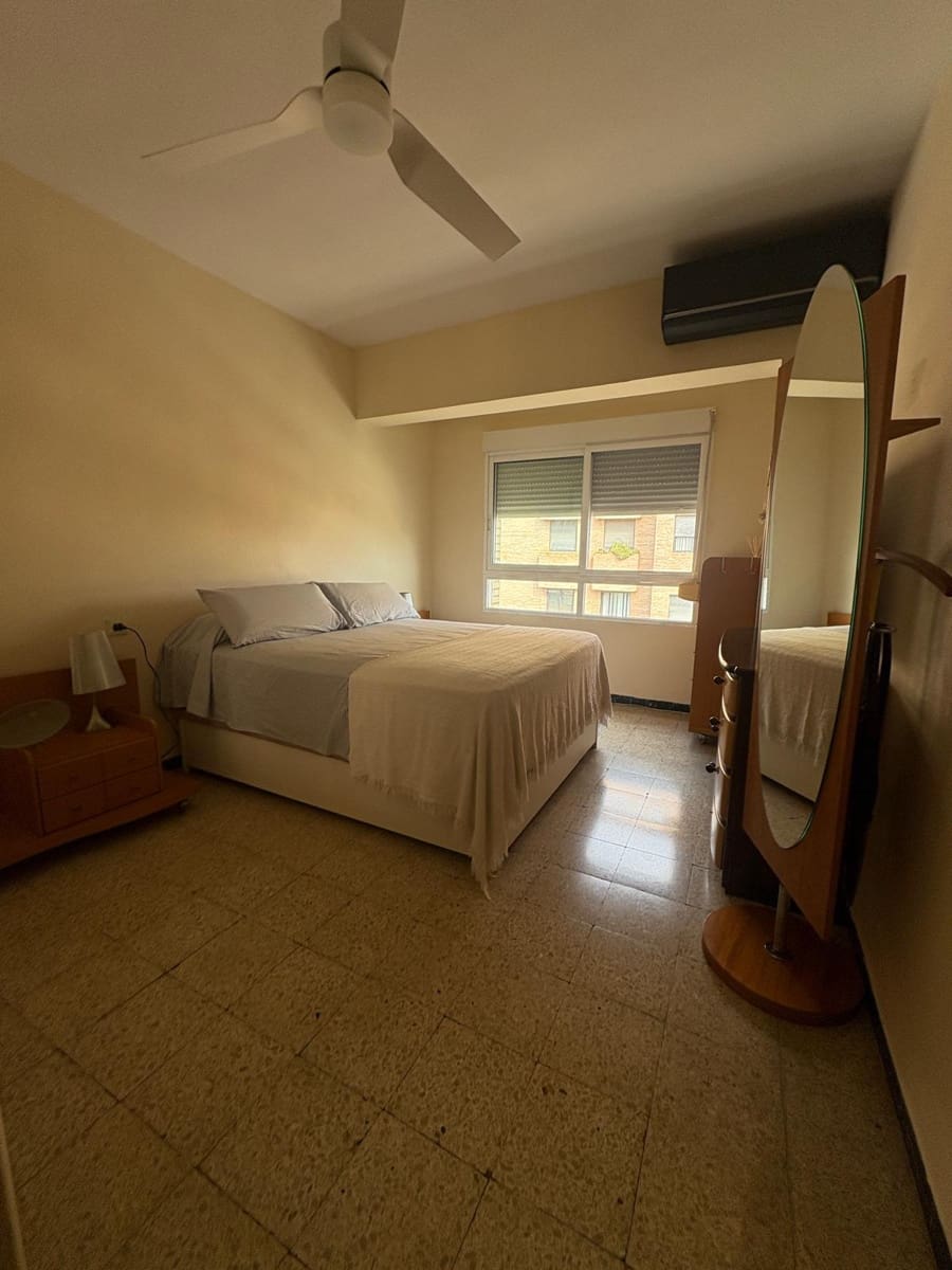 4 slaapkamer Strandappartement te koop in Denia met zwembad - € 265.000 (Ref: 9734060)