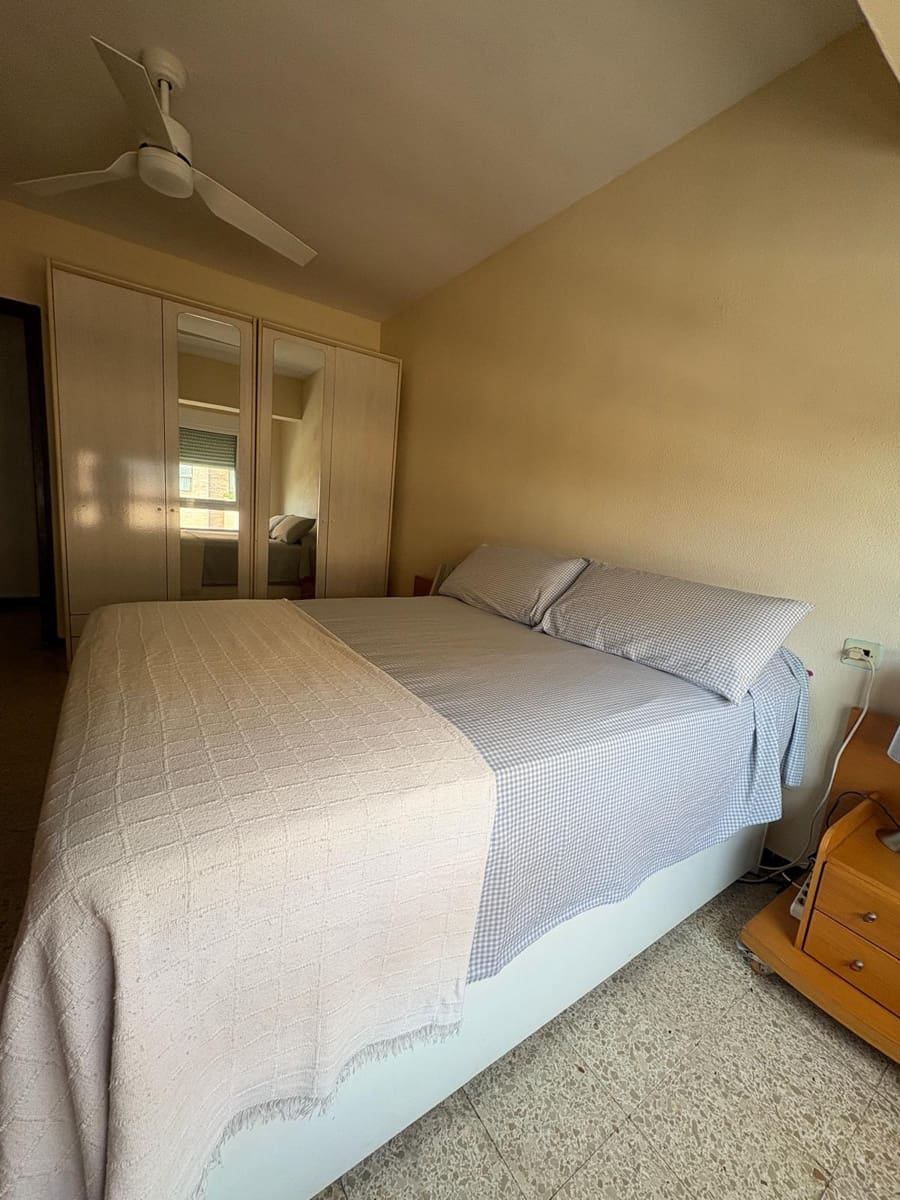 4 slaapkamer Strandappartement te koop in Denia met zwembad - € 265.000 (Ref: 9734060)