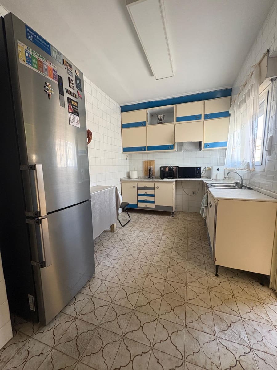 4 slaapkamer Strandappartement te koop in Denia met zwembad - € 265.000 (Ref: 9734060)