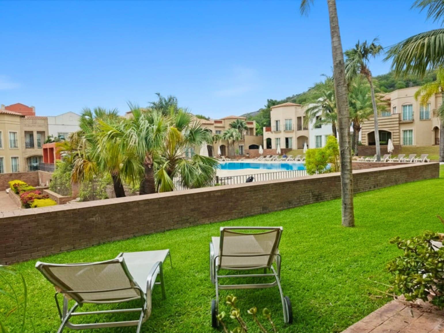 2 soverom Leilighet til salgs i Denia med svømmebasseng garasje - € 395 000 (Ref: 9775960)