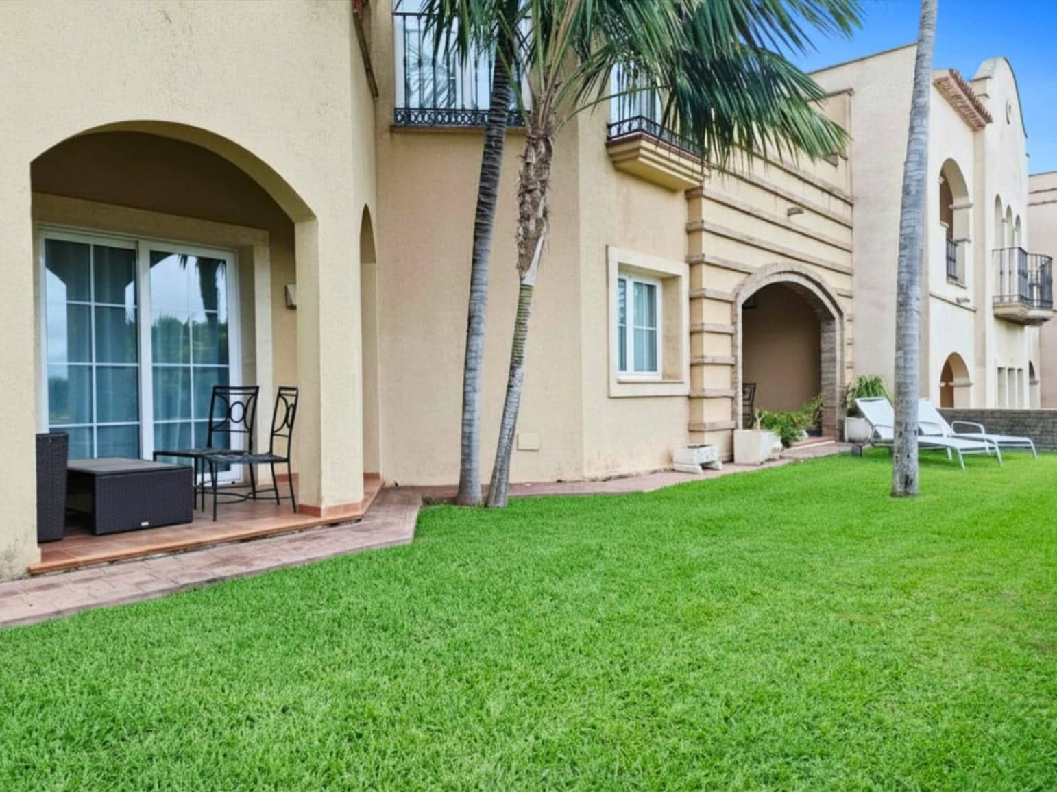 2 soverom Leilighet til salgs i Denia med svømmebasseng garasje - € 395 000 (Ref: 9775960)