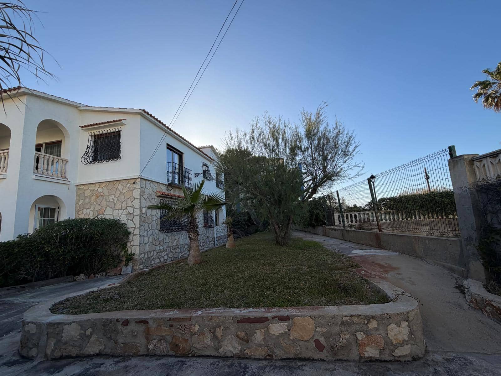 4 bedroom Villa for sale in Denia with garage - € 1,400,000 (Ref: 9816274)