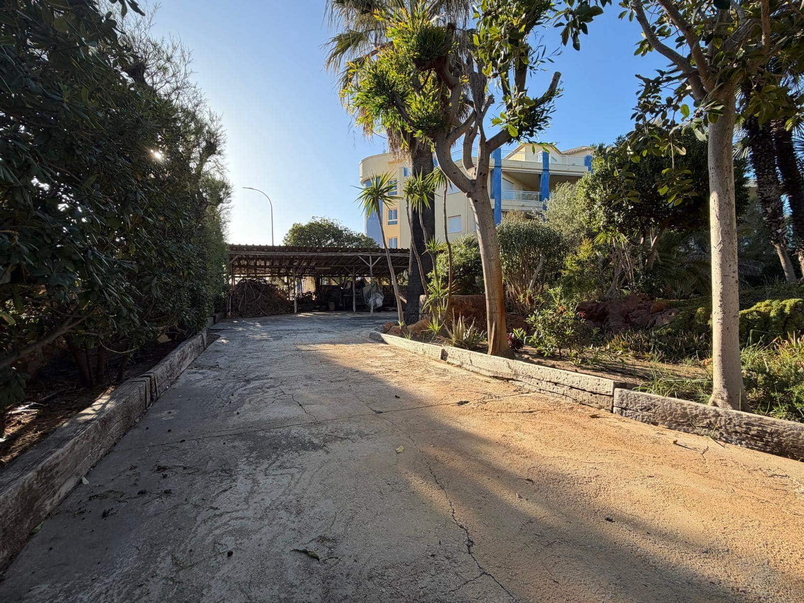 4 bedroom Villa for sale in Denia with garage - € 1,400,000 (Ref: 9816274)