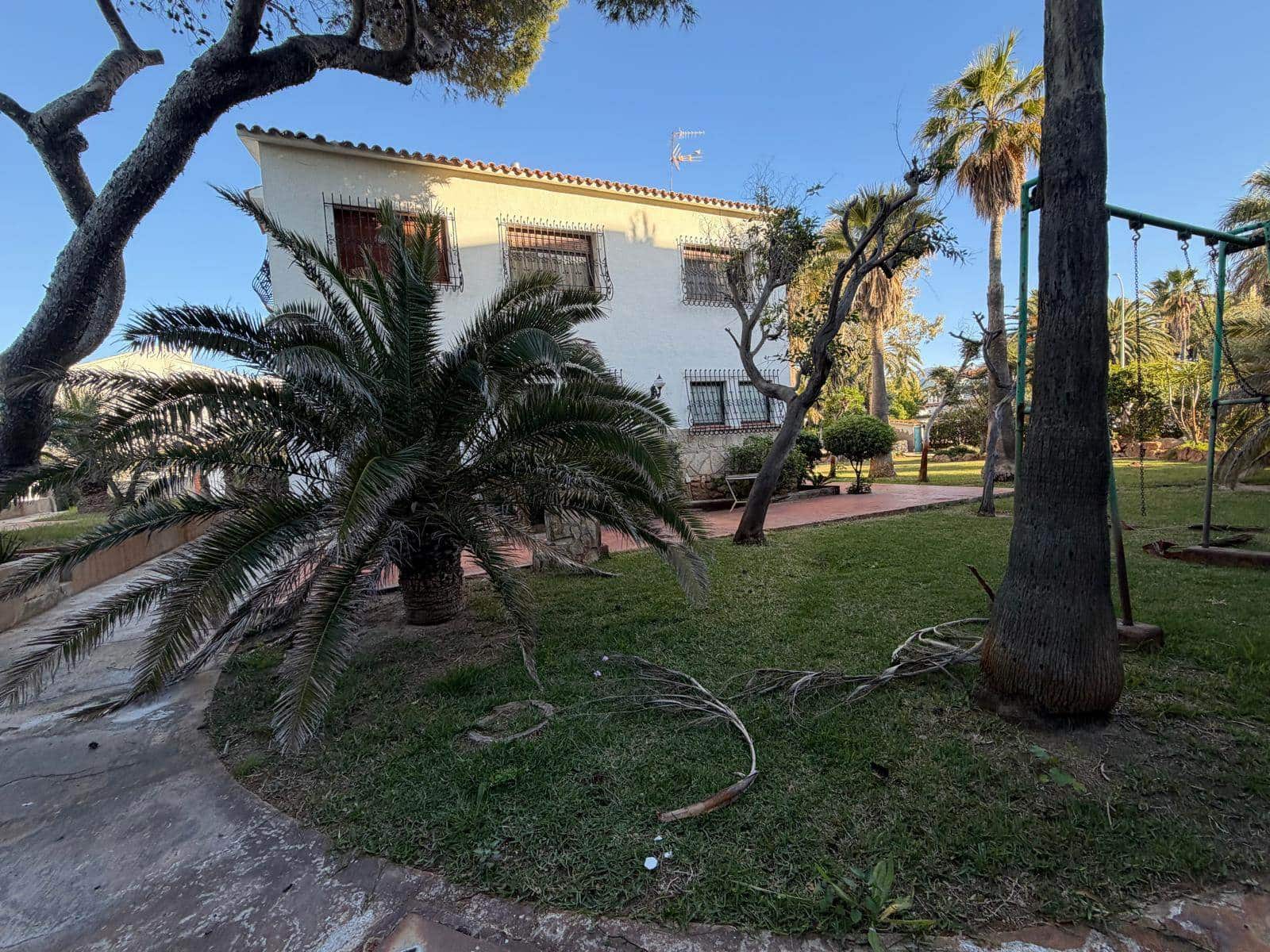 4 bedroom Villa for sale in Denia with garage - € 1,400,000 (Ref: 9816274)