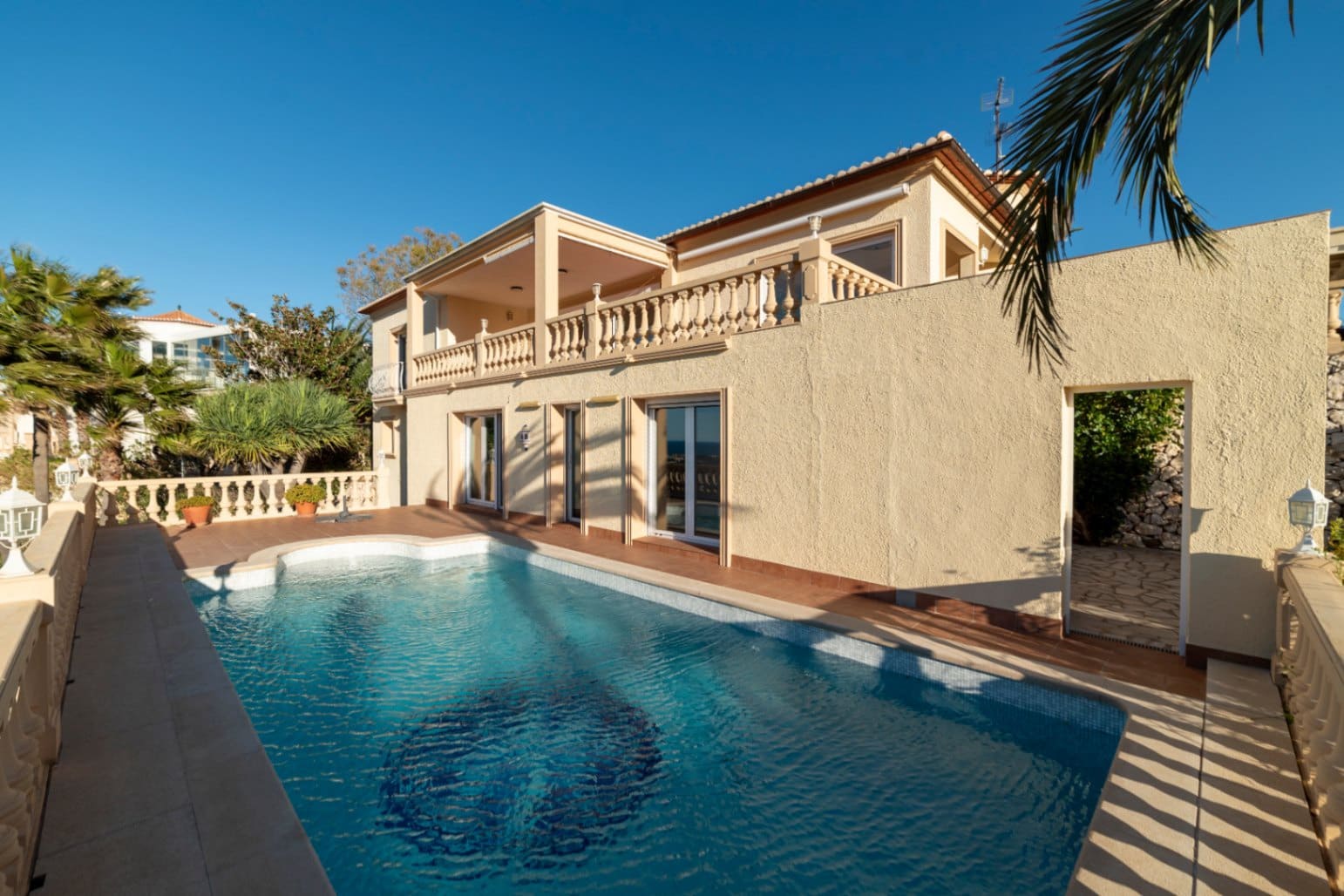 5 bedroom Villa for sale in Denia with pool garage - € 1,375,000 (Ref: 9816771)
