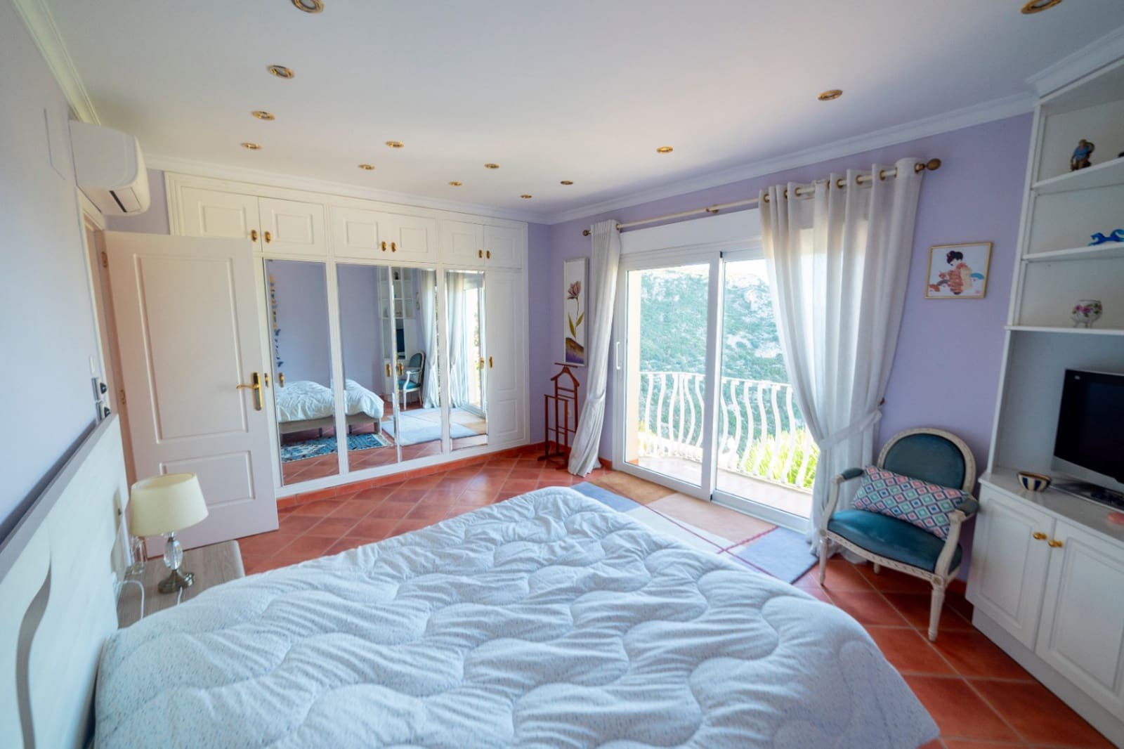 5 bedroom Villa for sale in Denia with pool garage - € 1,375,000 (Ref: 9816771)