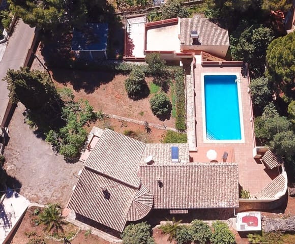 Chalet de 6 habitaciones en Dénia en venta con piscina garaje - 725.000 € (Ref: 9821833)