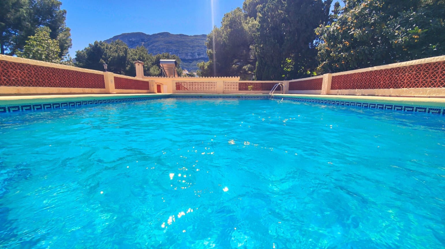6 bedroom Villa for sale in Denia with pool garage - € 725,000 (Ref: 9821833)