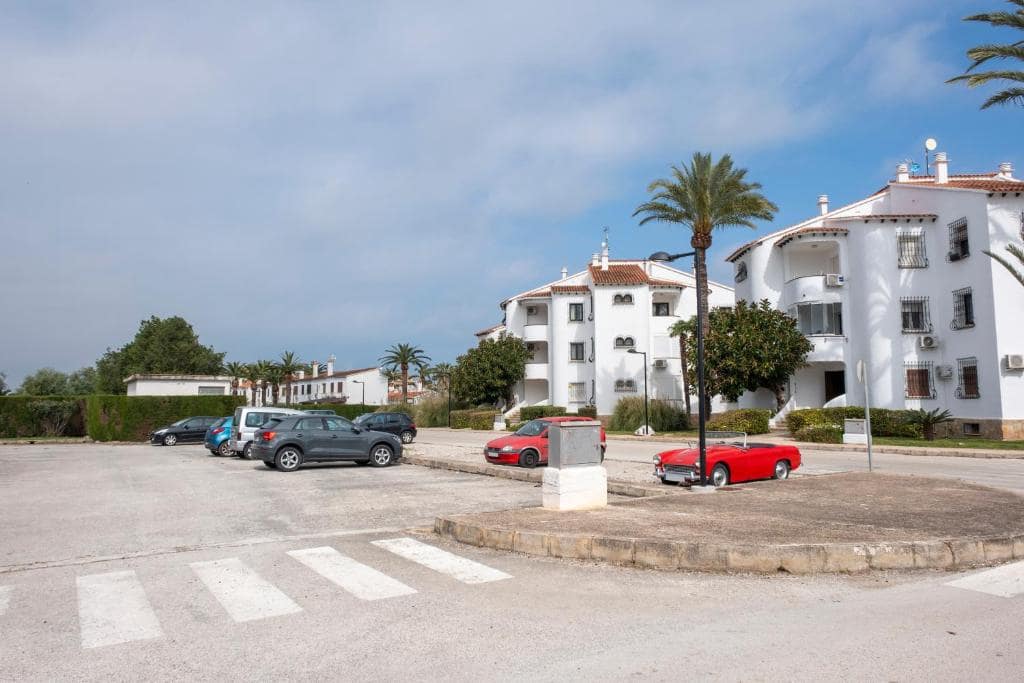 1 bedroom Beach Apartment for sale in Denia with pool garage - € 156,000 (Ref: 9821834)