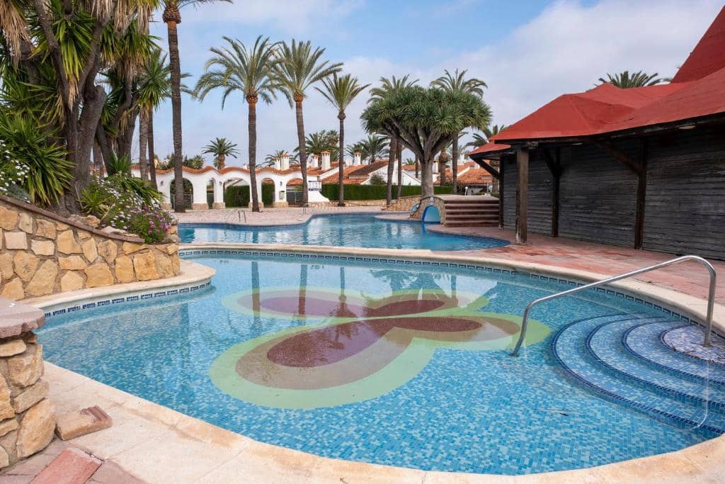 1 bedroom Beach Apartment for sale in Denia with pool garage - € 156,000 (Ref: 9821834)