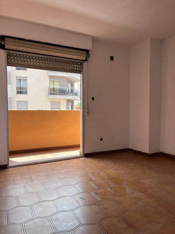 6 soveværelse Lejlighed til salg i Denia - € 280.000 (Ref: 9821836)