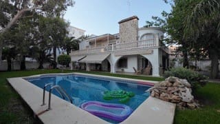 5 bedroom Villa for sale in Denia with pool garage - € 1,580,000 (Ref: 9828137)