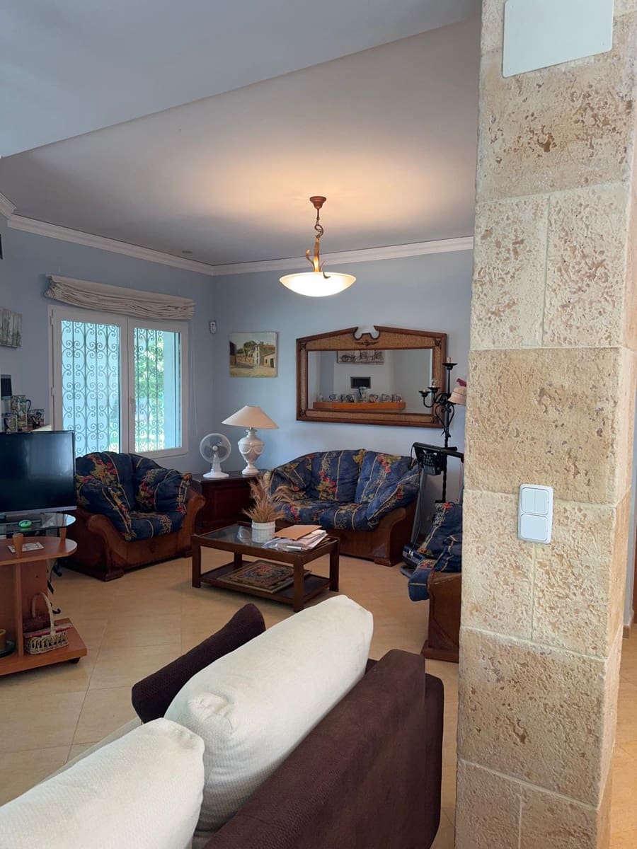 5 bedroom Villa for sale in Denia with pool garage - € 1,580,000 (Ref: 9828137)