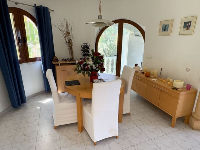 3 soverom Villa til salgs i El Montgó, Dénia med svømmebasseng garasje - € 570 000 (Ref: 9844233)