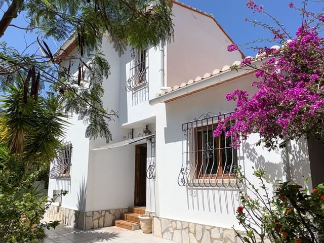 3 soverom Villa til salgs i El Montgó, Dénia med svømmebasseng garasje - € 570 000 (Ref: 9844233)