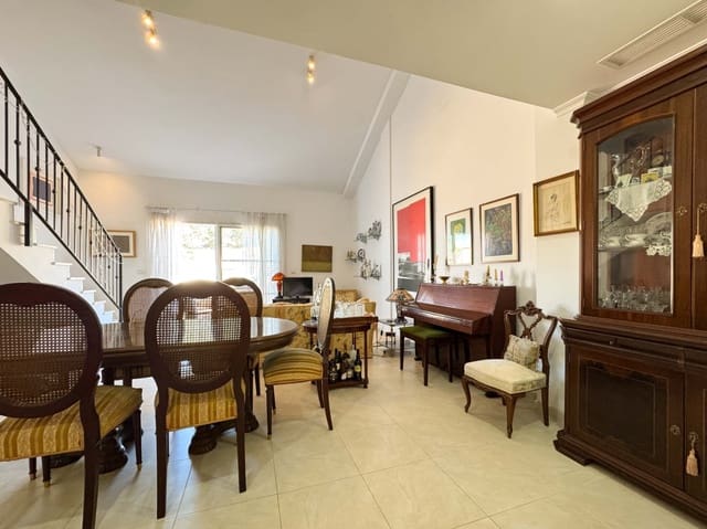 4 slaapkamer Penthouse te koop in Dénia met garage - € 372.000 (Ref: 9861379)