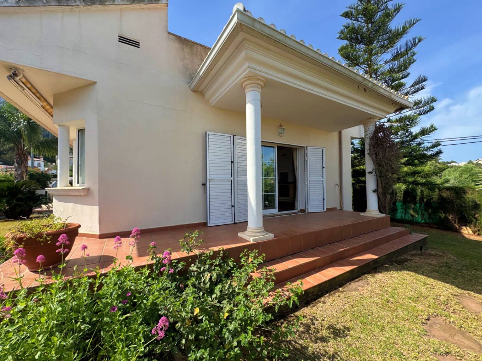 3 bedroom Villa for sale in Denia with pool garage - € 610,000 (Ref: 9867363)