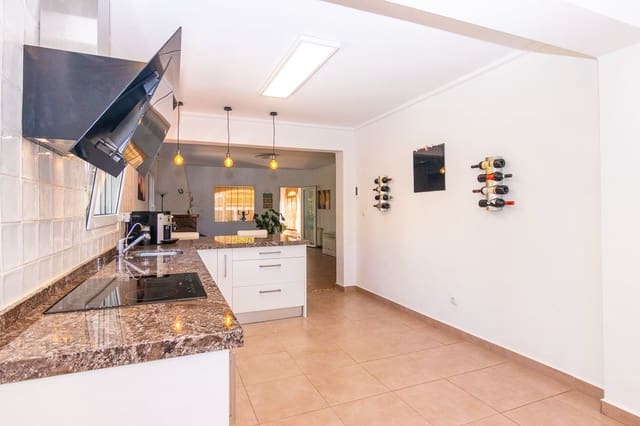 3 bedroom Villa for sale in Dénia with garage - € 450,000 (Ref: 9877700)