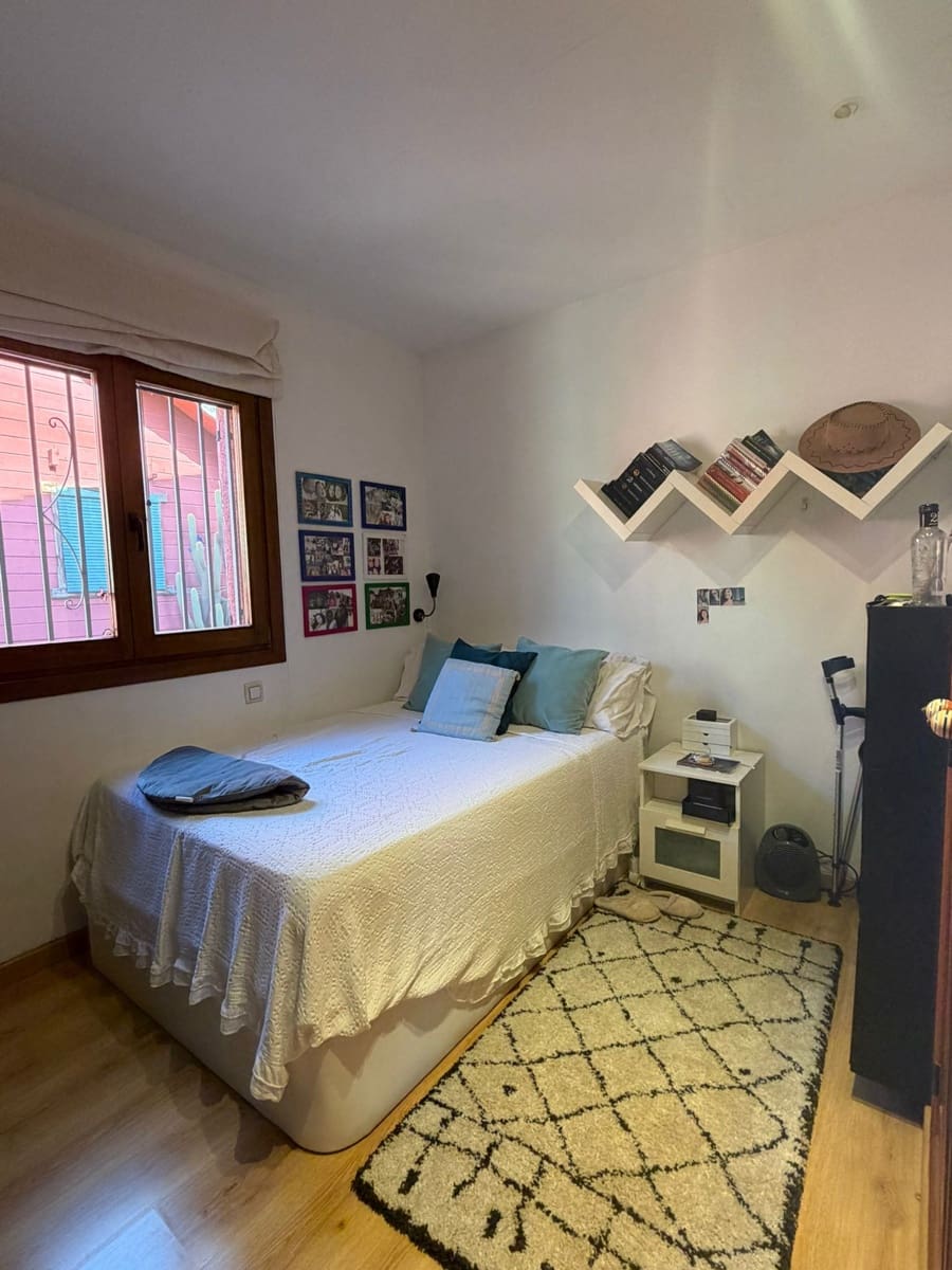 4 soveværelse Villa til salg i Orba med swimmingpool garage - € 389.900 (Ref: 9889383)