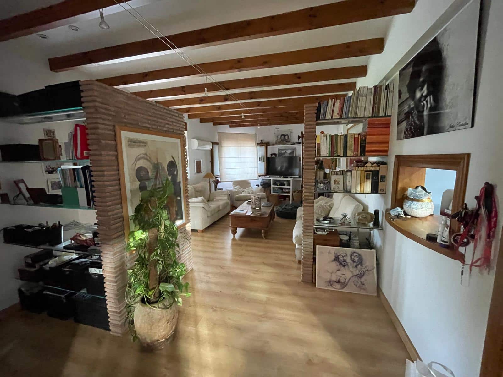 4 soveværelse Villa til salg i Orba med swimmingpool garage - € 389.900 (Ref: 9889383)