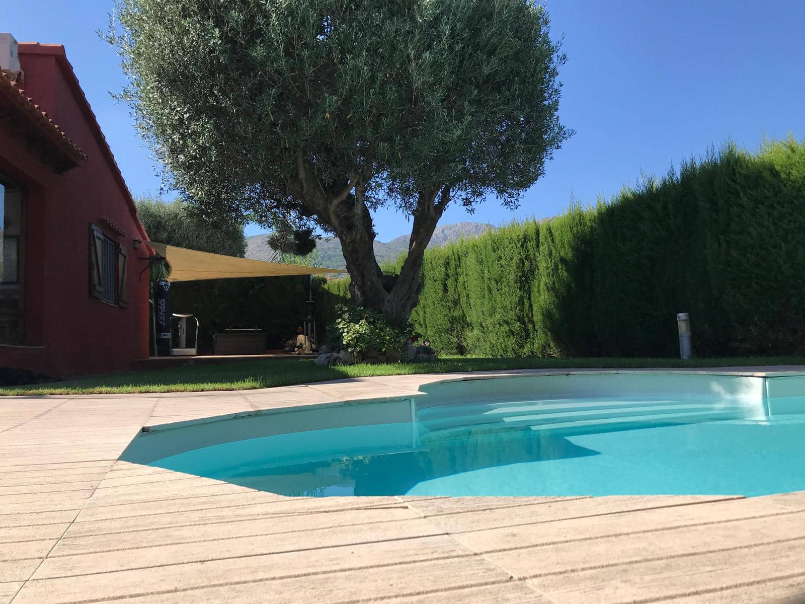 4 soveværelse Villa til salg i Orba med swimmingpool garage - € 389.900 (Ref: 9889383)