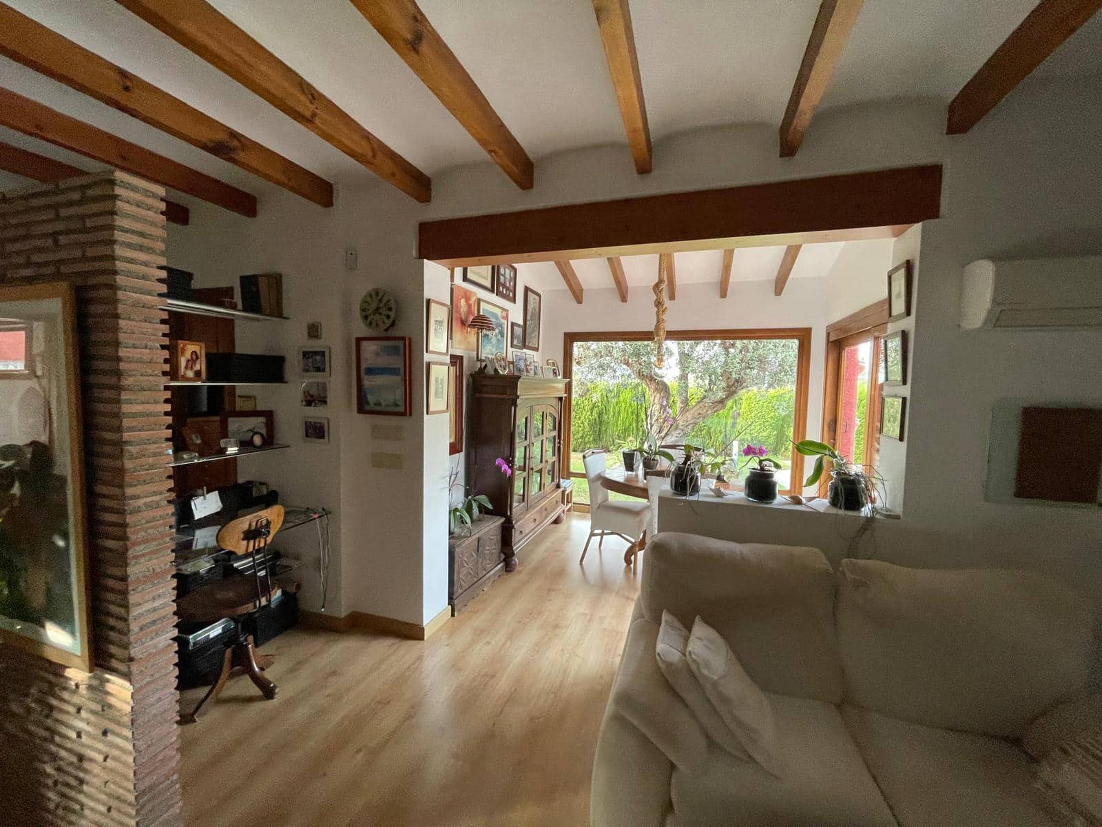 4 soveværelse Villa til salg i Orba med swimmingpool garage - € 389.900 (Ref: 9889383)