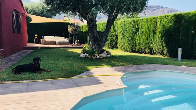Chalet de 4 habitaciones en Orba en venta con piscina garaje - 389.900 € (Ref: 9889383)
