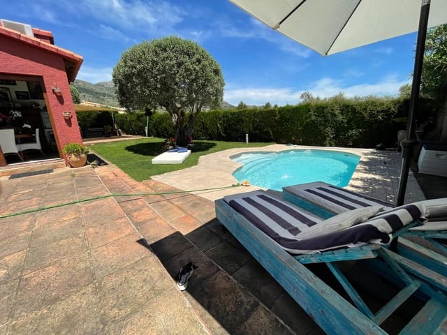 Chalet de 4 habitaciones en Orba en venta con piscina garaje - 389.900 € (Ref: 9889383)