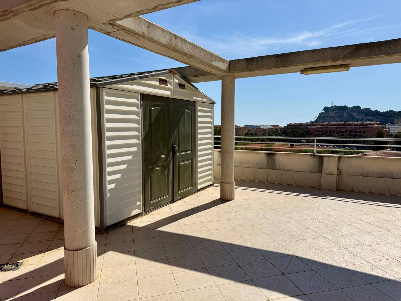 2 soveværelse Penthouse til salg i Denia med swimmingpool garage - € 360.000 (Ref: 9905199)