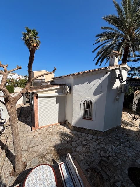2 Zimmer Villa zu verkaufen in Denia mit Garage - 330.000 € (Ref: 9928181)